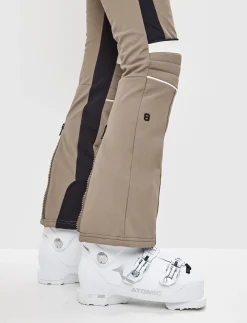 8848 Altitude Klader|Adela W Pant - Fallen Rock